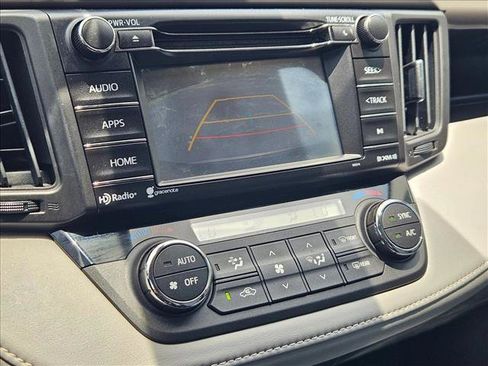 Used 2017 Toyota RAV4 XLE FWD image 13