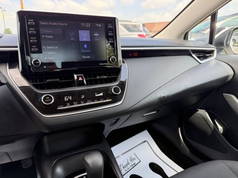 Used 2021 Toyota Corolla LE FWD image 11