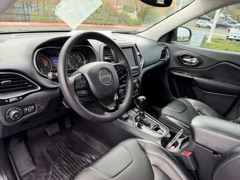 Used 2023 Jeep Cherokee Altitude Lux w/ Mopar Interior Package image 15