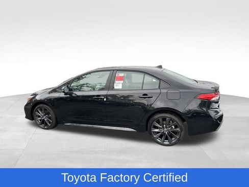 Used 2026 Toyota Corolla SE FWD image 2