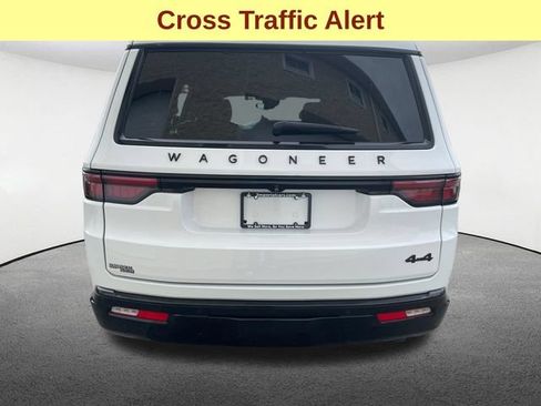 Used 2025 Jeep Wagoneer Series II w/ Convenience Group I AWD/4WD image 11