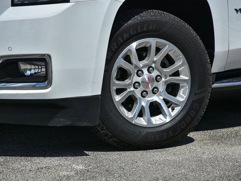 Used 2019 GMC Yukon XL SLT w/ Open Road Package image 2