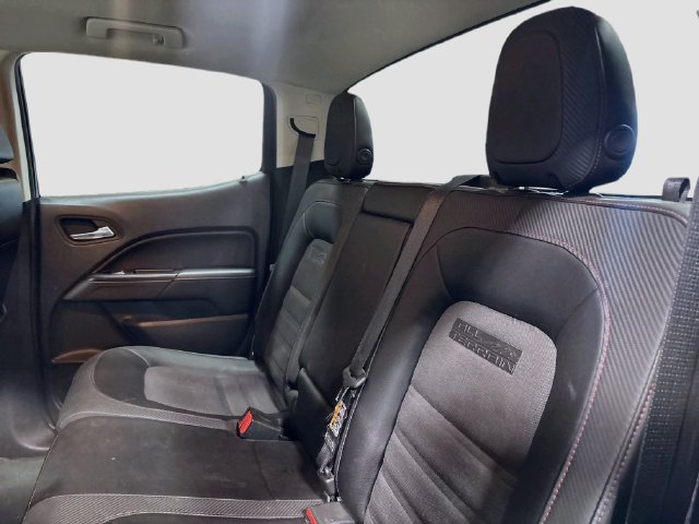 Used 2015 GMC Canyon SLE w/ All-Terrain Package AWD/4WD image 19