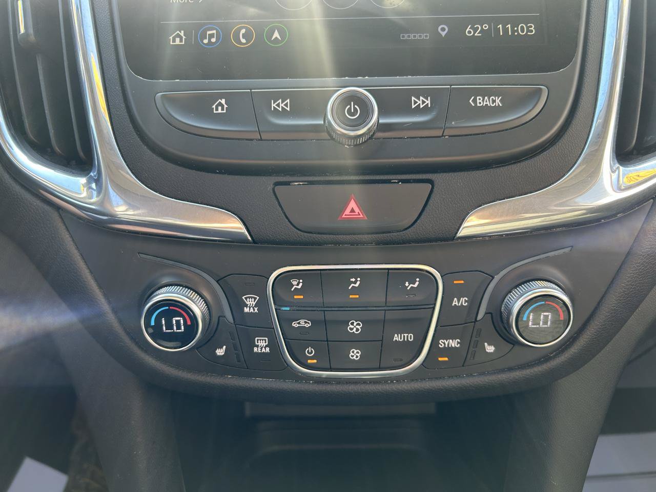 Used 2019 Chevrolet Equinox LT w/ Sun & Navigation Package AWD/4WD image 24