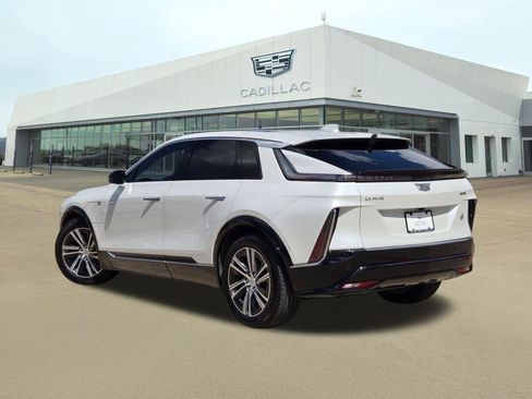 Used 2024 Cadillac Lyriq Luxury RWD image 4