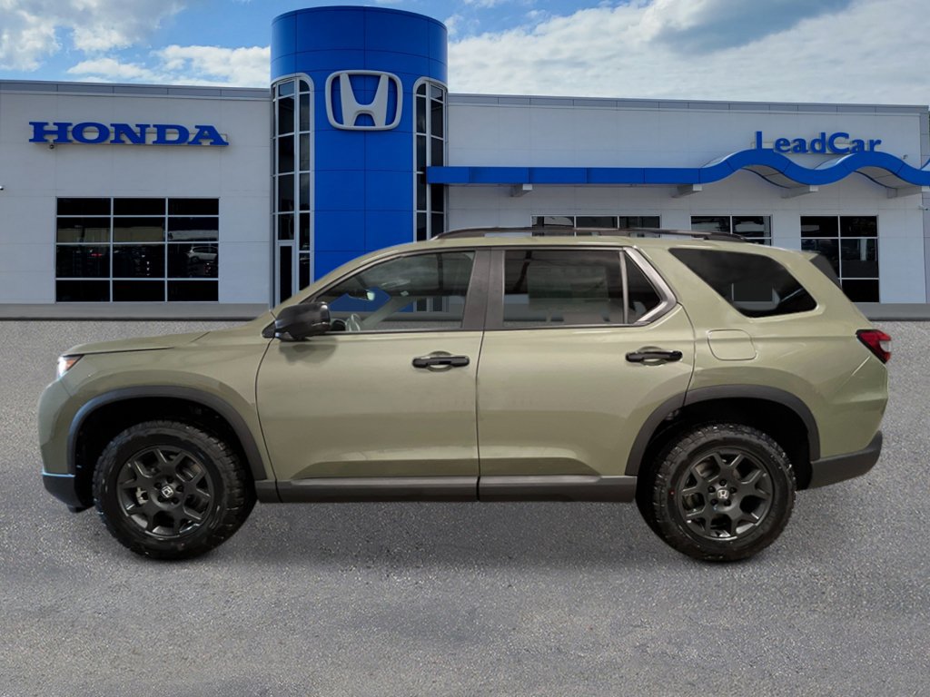 New 2026 Honda Pilot TrailSport image 2