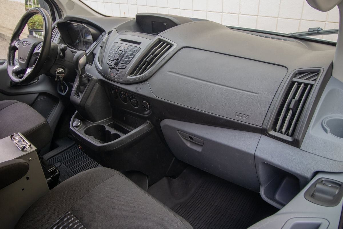 Used 2019 Ford Transit 250 130 Low Roof RWD image 19