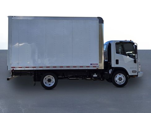 New 2025 Chevrolet Low Cab Forward image 4