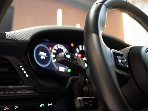 Used 2022 Porsche 911 GT3 RWD image 12