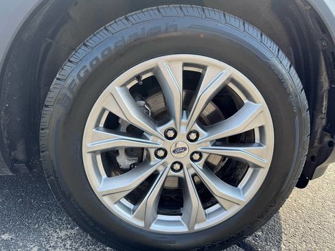 Used 2020 Ford Explorer XLT w/ Equipment Group 202A AWD/4WD image 22