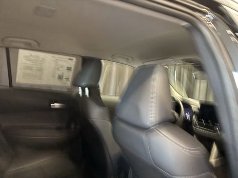 Certified 2025 Toyota Corolla Cross XLE image 33