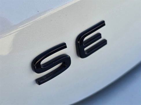 New 2026 Volkswagen Tiguan SE R-Line image 7