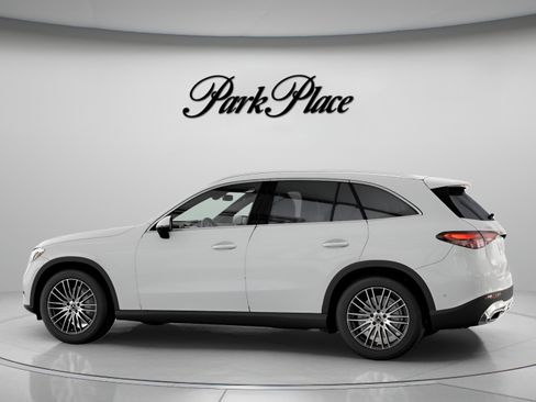 Used 2026 Mercedes-Benz GLC 300 image 11