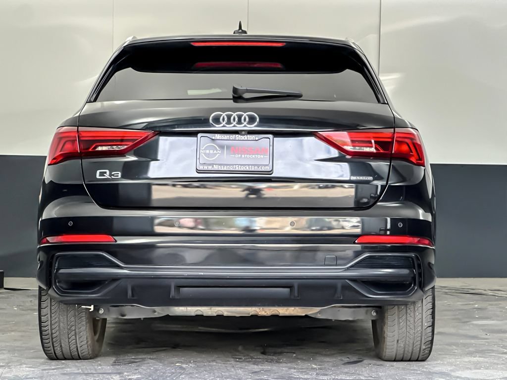 Used 2021 Audi Q3 2.0T Premium w/ Convenience Package AWD/4WD image 4