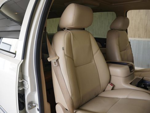 Used 2012 GMC Yukon XL Denali image 26