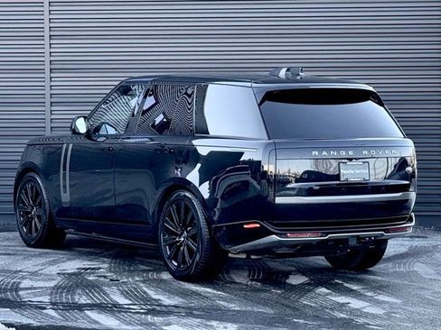 Used 2023 Land Rover Range Rover SE AWD/4WD image 3