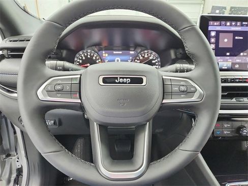 New 2026 Jeep Compass Latitude image 22