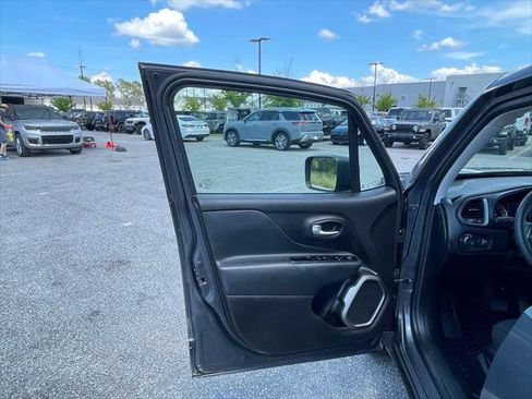 Certified 2022 Jeep Renegade Sport AWD/4WD image 50