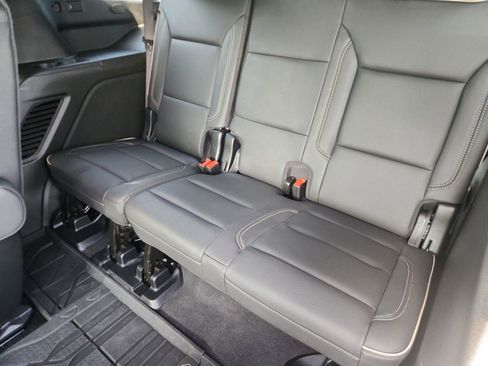 Used 2025 Chevrolet Tahoe Premier AWD/4WD image 13