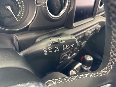 Used 2022 Jeep Wrangler Unlimited Sahara w/ Cold Weather Group image 22