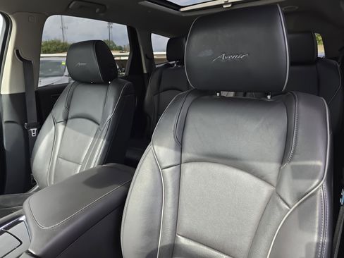 Used 2019 Buick Enclave Avenir w/ Avenir Technology Package image 26