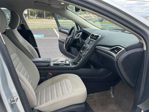 Used 2019 Ford Fusion S FWD image 12