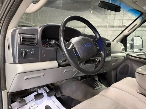 Used 2005 Ford F250 XLT AWD/4WD image 10