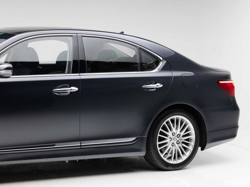 Used 2011 Lexus LS 460 w/ Sport Pkg RWD image 31