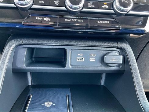 Used 2025 Honda Pilot Elite image 22