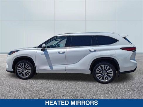 Used 2020 Toyota Highlander Platinum AWD/4WD image 2
