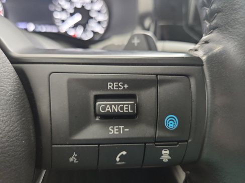 Used 2024 Nissan Pathfinder SV image 13