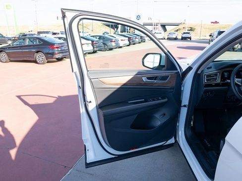 New 2026 Volkswagen Atlas SE image 11