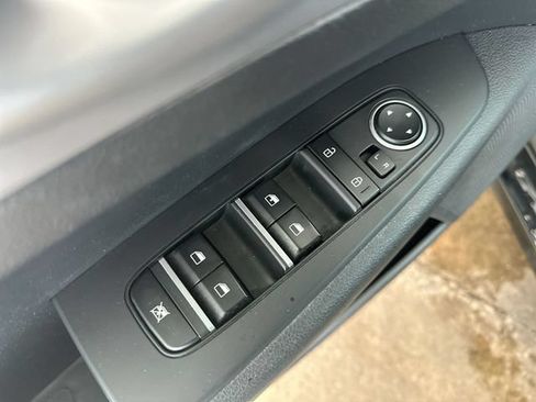 Certified 2023 Kia Forte LXS w/ LXS Technology Package FWD image 17