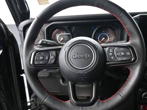 Used 2024 Jeep Gladiator Rubicon w/ Technology Group image 15