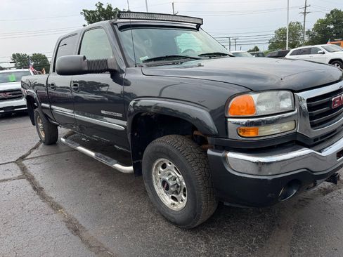 Used 2005 GMC Sierra 2500 SLE w/ Snow Plow Prep Package AWD/4WD image 12