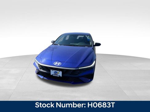 New 2025 Hyundai Elantra SEL image 6