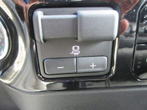 New 2026 GMC Sierra 1500 SLT image 19