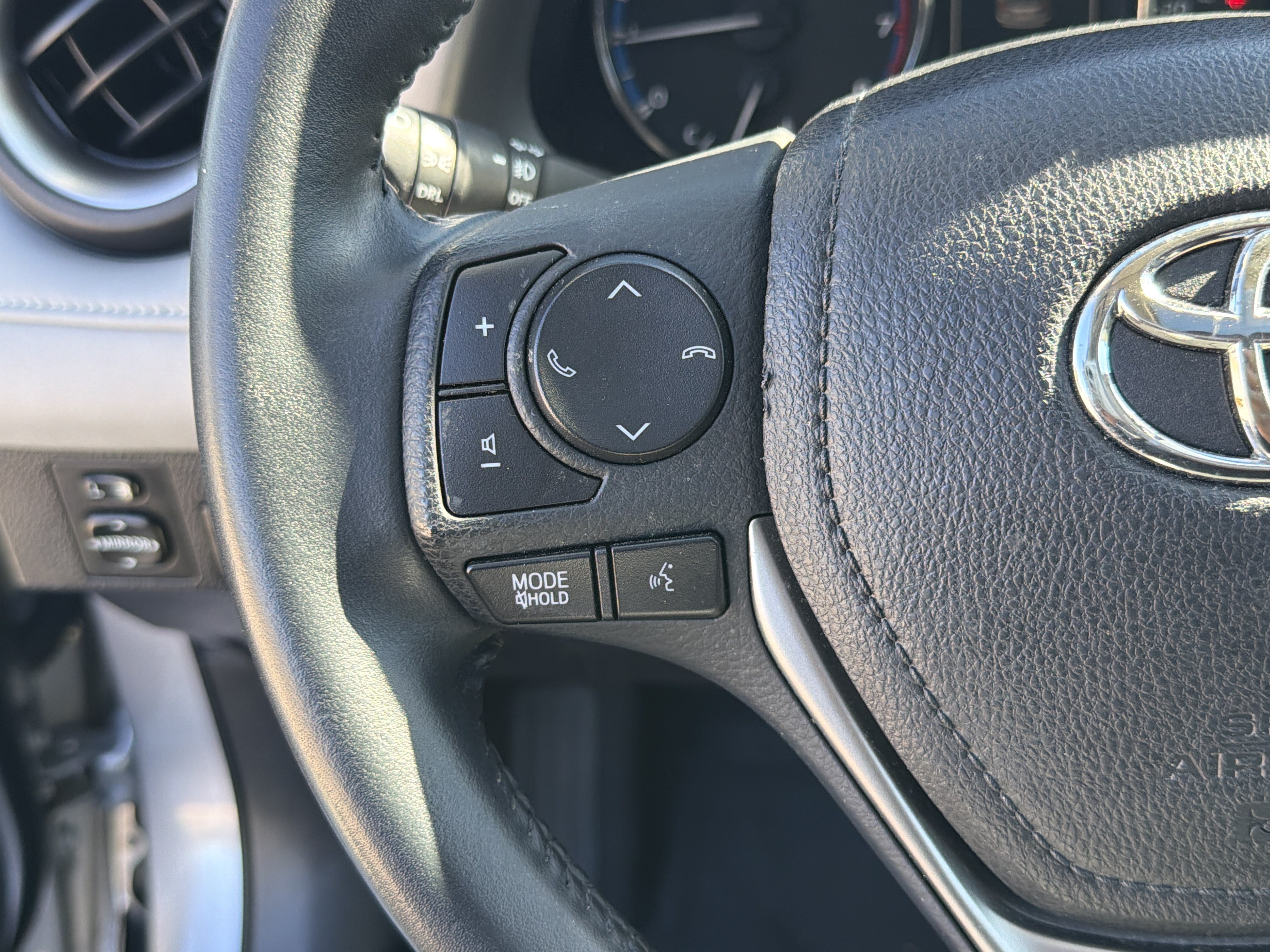 Used 2016 Toyota RAV4 XLE FWD image 19
