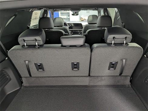 New 2026 Chevrolet Traverse LT w/ Sun and Wheel Package image 15