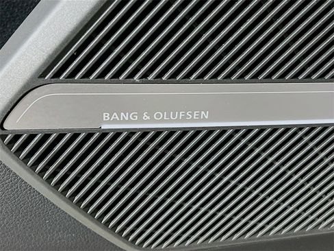 Used 2023 Audi Q5 e Premium Plus w/ Premium Plus Package image 21