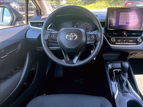 Used 2023 Toyota Corolla LE FWD image 17