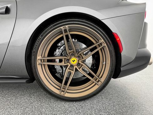 Used 2021 Ferrari 812 GTS image 29