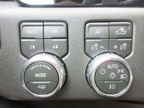 New 2026 GMC Sierra 1500 Elevation w/ Elevation Premium Package AWD/4WD image 18