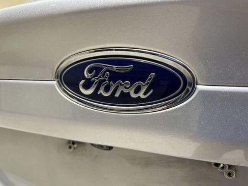 Used 2016 Ford Fusion SE FWD image 26