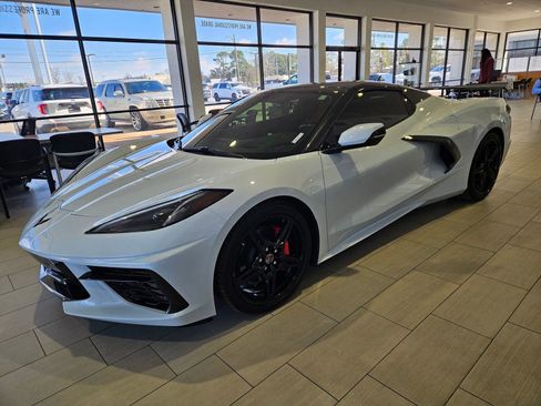 Used 2021 Chevrolet Corvette 2LT image 1