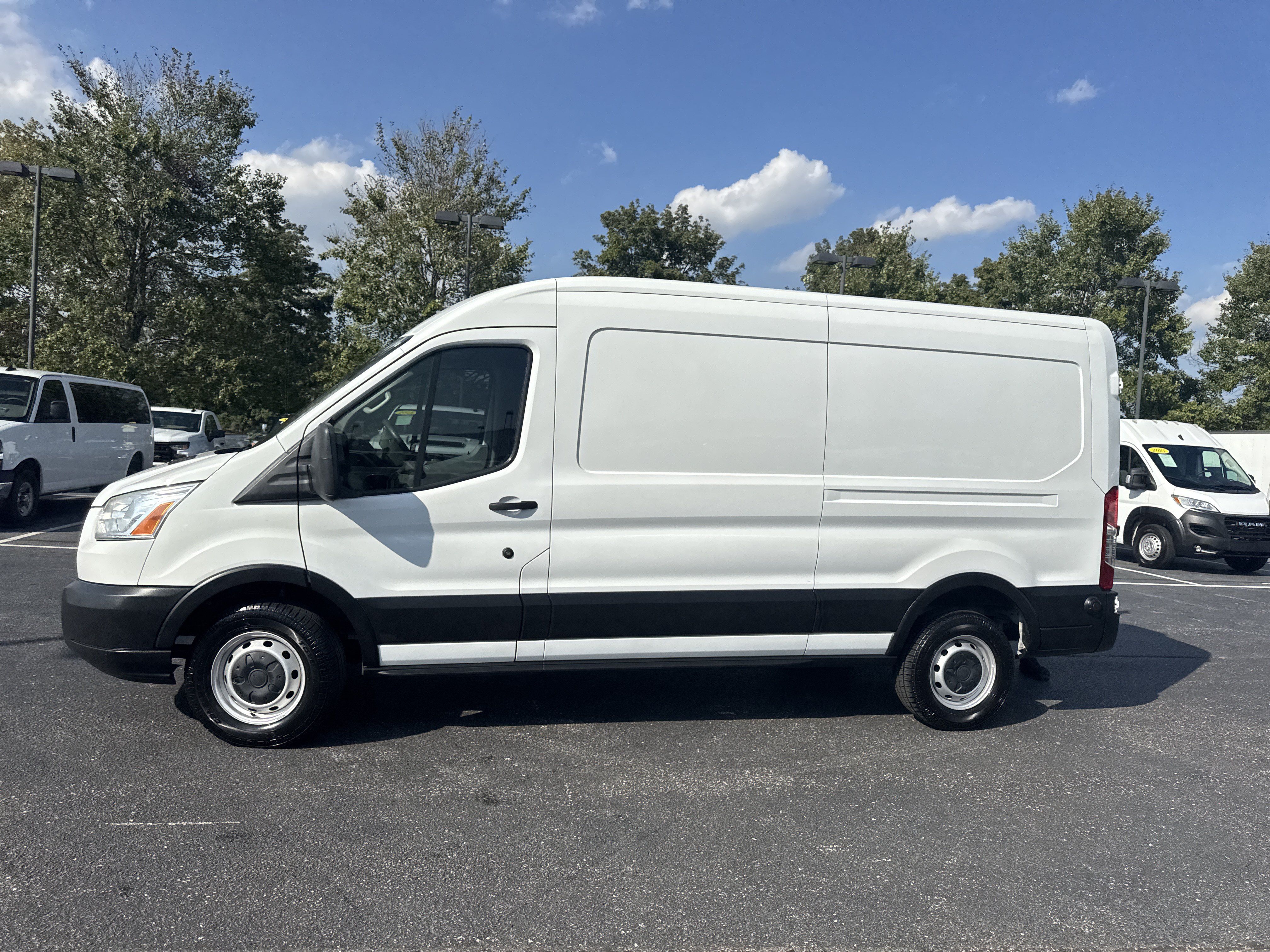 Used 2019 Ford Transit 250 148 Medium Roof RWD image 10