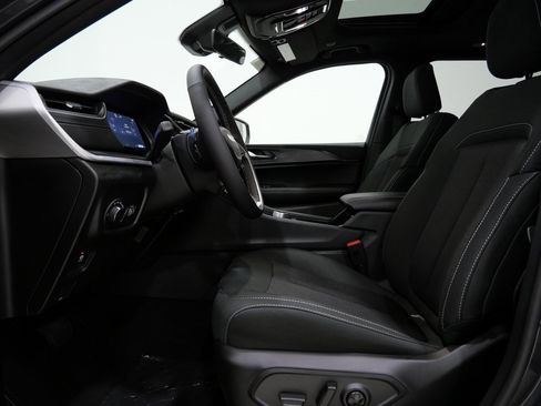 New 2025 Jeep Grand Cherokee 4WD image 12