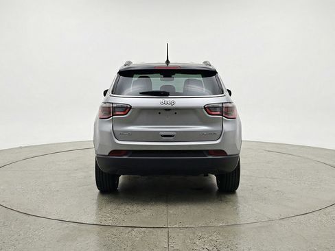 Used 2025 Jeep Compass Limited image 7