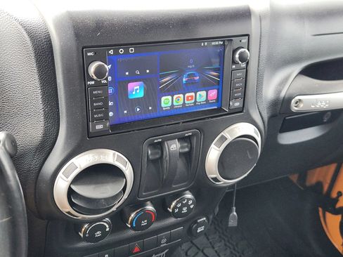 Used 2012 Jeep Wrangler Sahara AWD/4WD image 31