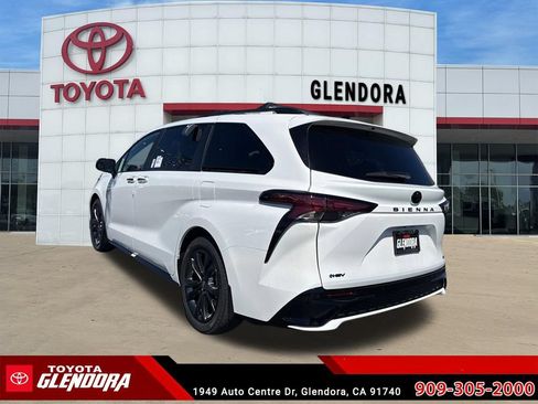 New 2026 Toyota Sienna XSE FWD image 7
